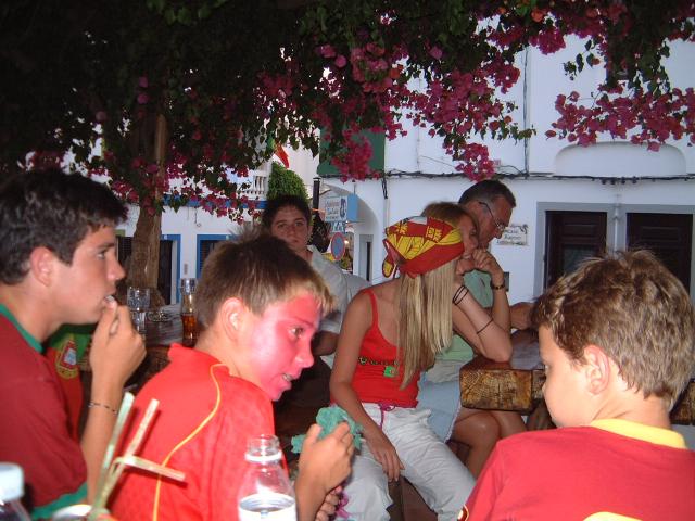 gal/Newsletters/July_2004/Portugal v Holland.jpg